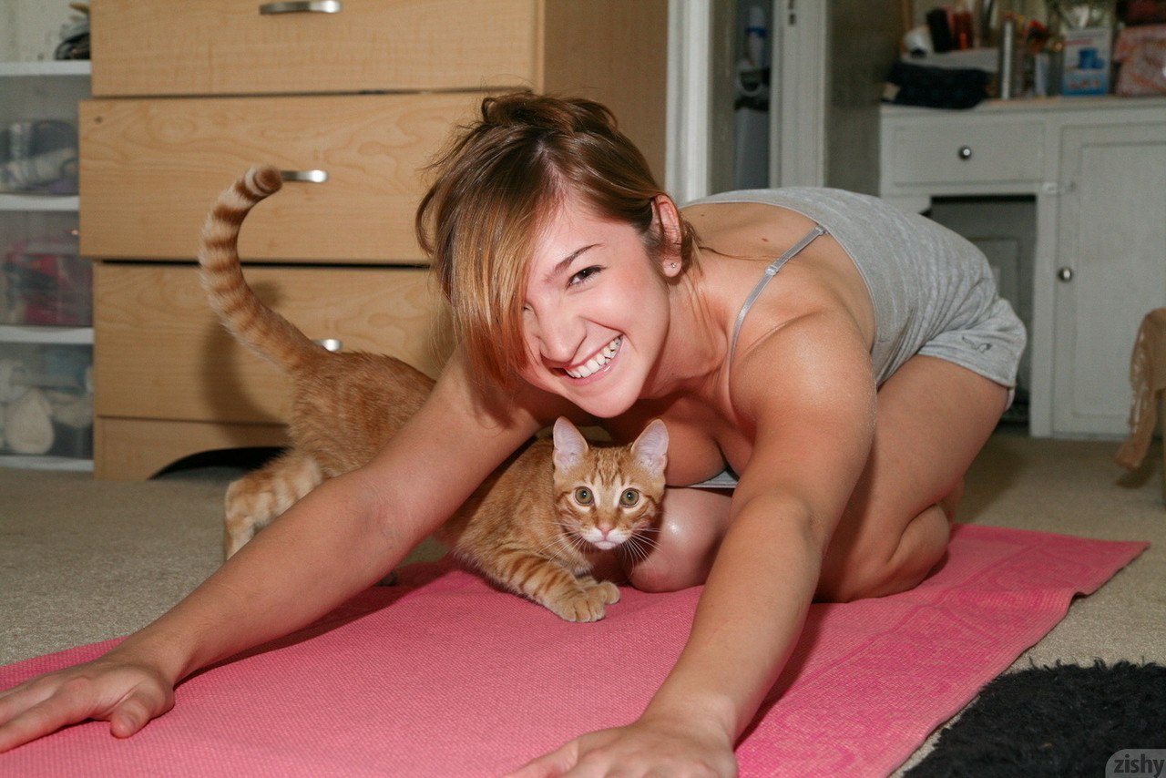 Actriz Adolescente Linda Lexy Mack Enseñando Su Hermoso Cuerpo En Ropa Interior Sexy