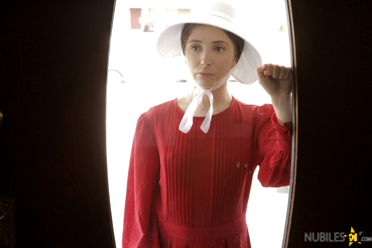 Jeune Brune Jane Wilde Obtient Une Éjaculation Interne Après Un Entretien D'embauche De Servante