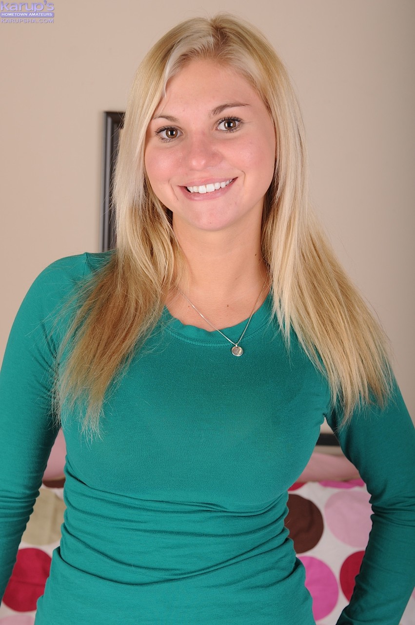 Blonde Blair Winters Strips, Flashes Big Ass And Tits, Masturbates