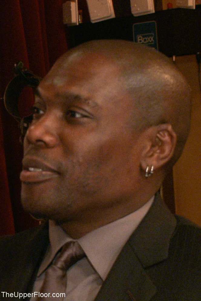 الطابق العلوي مع بيلا روسي، جاك هامر، جيمس هوت