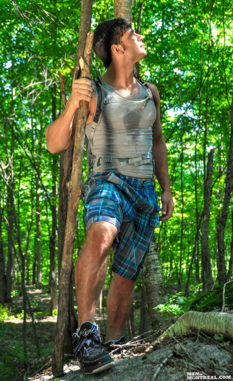 健美同志猛男德里克·斯壮性感户外脱衣秀