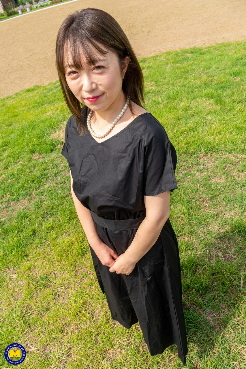 Asiatin Lässt Sperma Aus Ihrer Muschi Laufen Nach Sex Mit Jüngerem Liebhaber