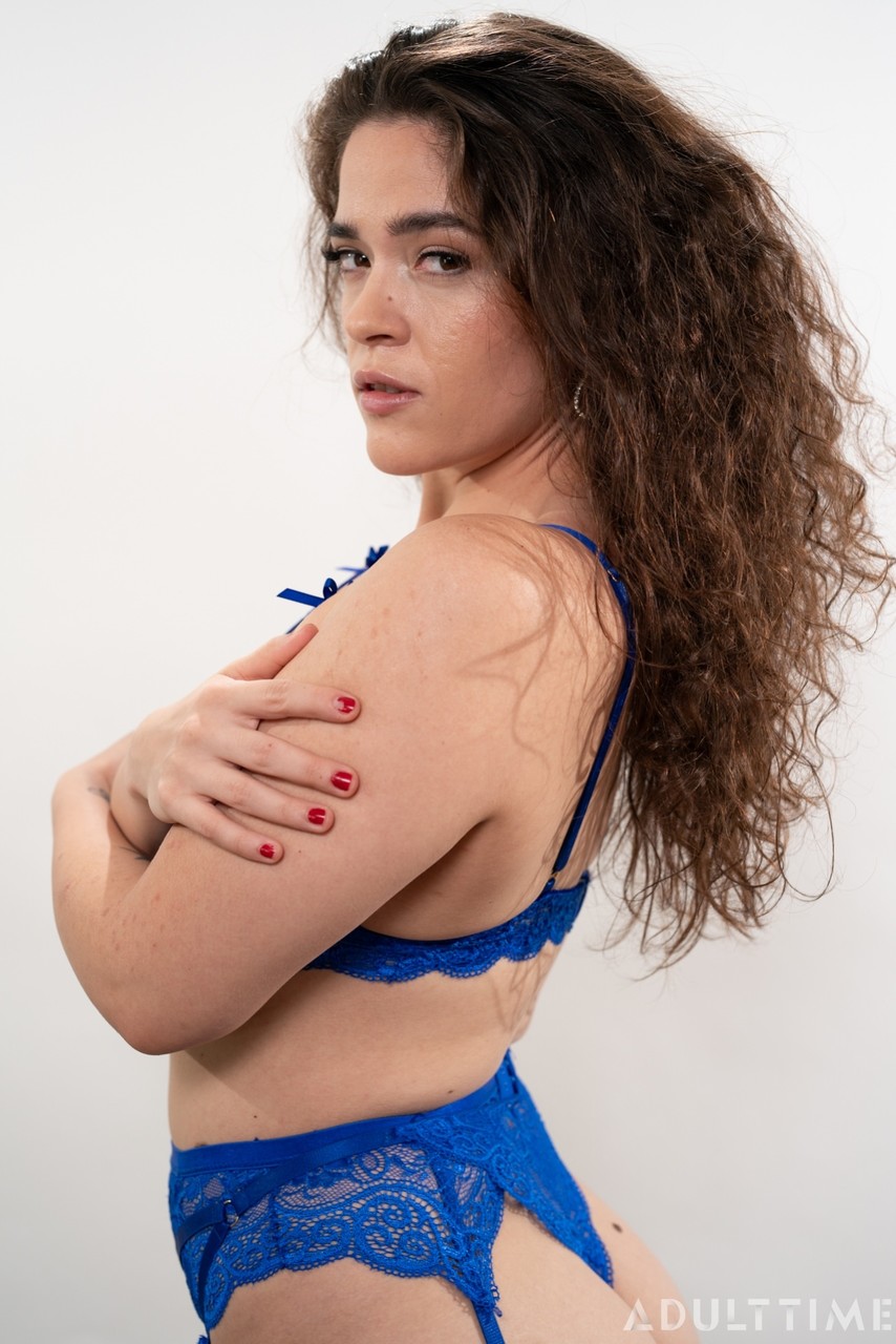 Adult Time Sinn Sage Victoria VoXXX Lesbian XXX Images