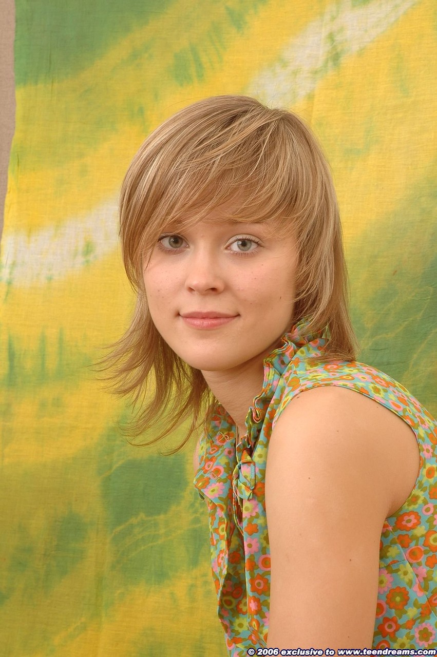 Tall Teen Amateur Dasha Strips And Shows Her Hot Body In Front Of The Mirror