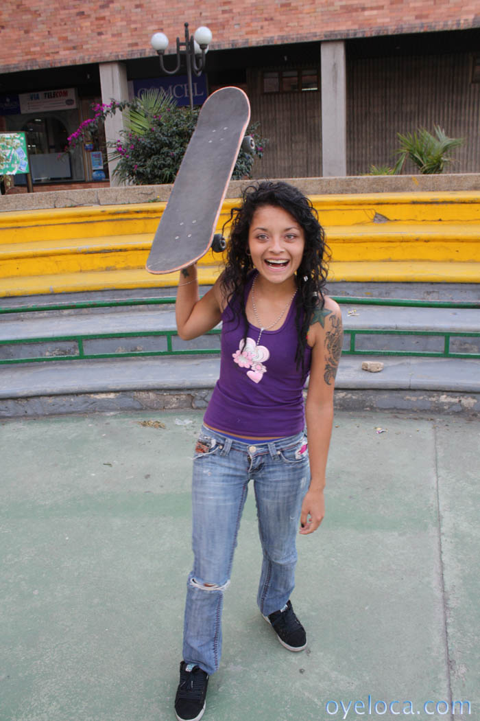 Милая Диана Дельгадо Показывает Татуировки