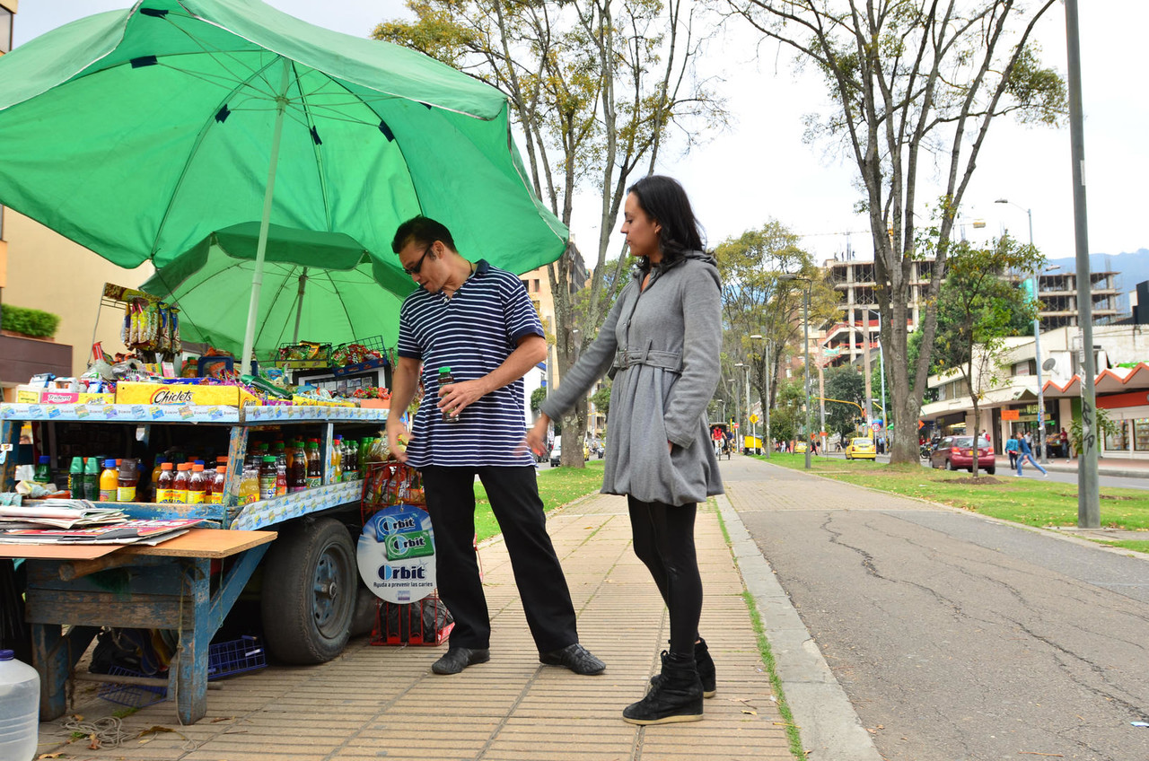 Очаровательная Латиноамериканка-Любительница Показывает Сексуальные Кривые На Кастинге