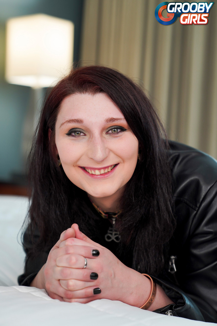 Winry Autumn Naked XXX With Grooby Girls