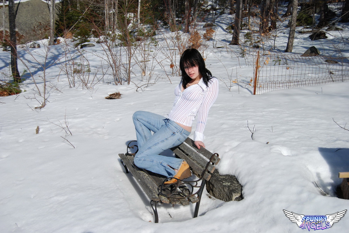 Slutty Amateur Babe Emily Love Gets Wet And Naughty On Cold Winter Day