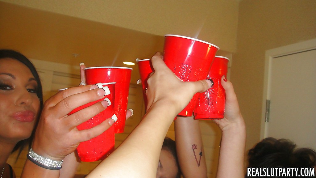 Young Lesbians Halie Alyson Victoria Pussy Licking At Party