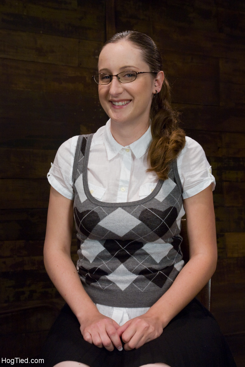 Señora Nerd Religiosa Kat Descubre El Sexo BDSM