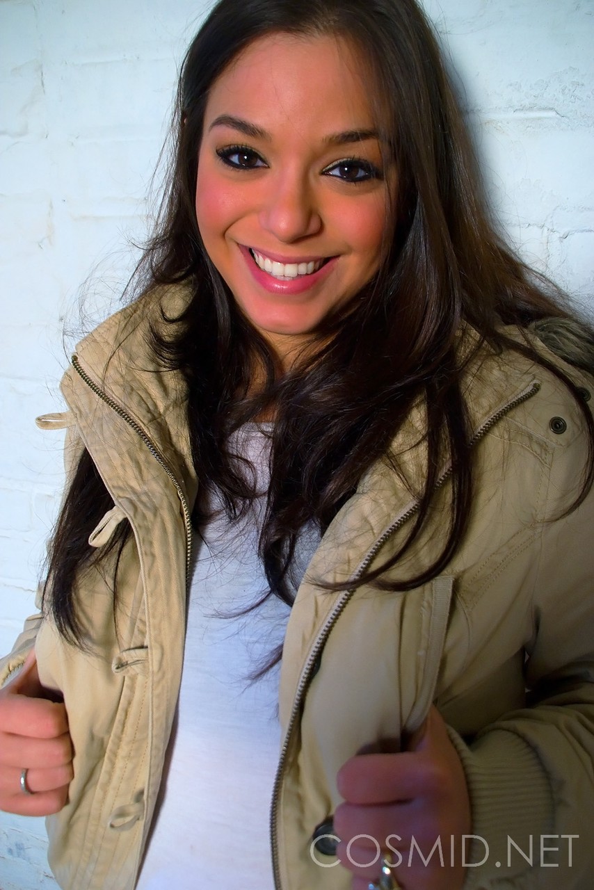 BBW Jasmyn St Claire Strips To Flaunt Her Big Floppy Boobs