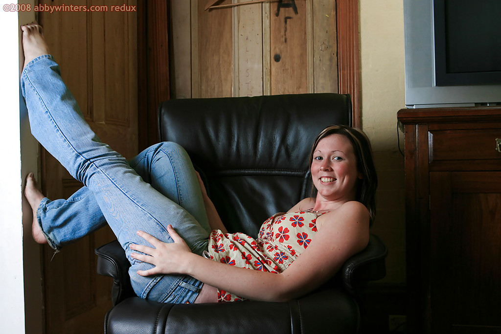 Young Amateur Girl Annette P Slides Fingers Down Panties For Masturbation