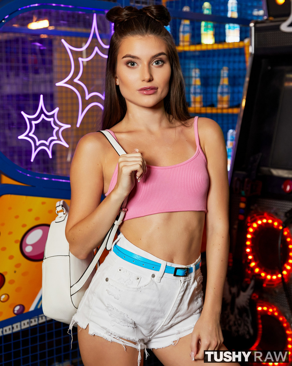 ヴァネッサ・アレッシア＆ステファニー・カイラー アナル3P