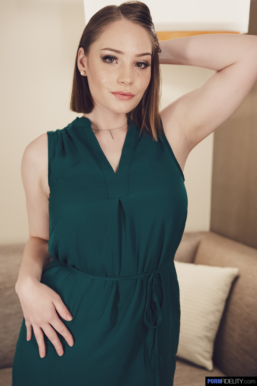 Hadley Mason: Short Teen Flashes Juicy Tits And Big Nipples On Sofa