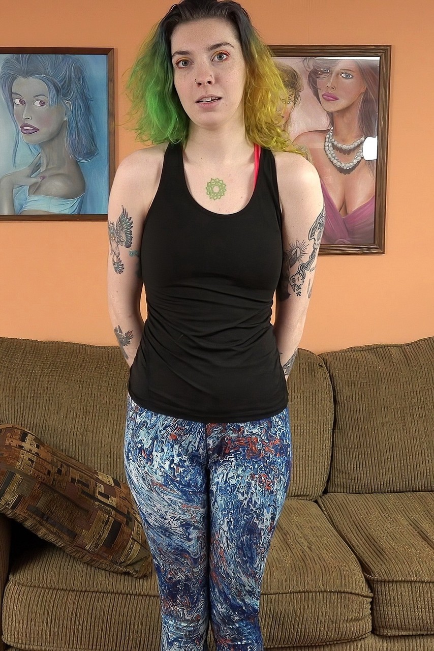POV Blowjob With Green-Haired Amateur Mikaela Flaunting Her Tattoos