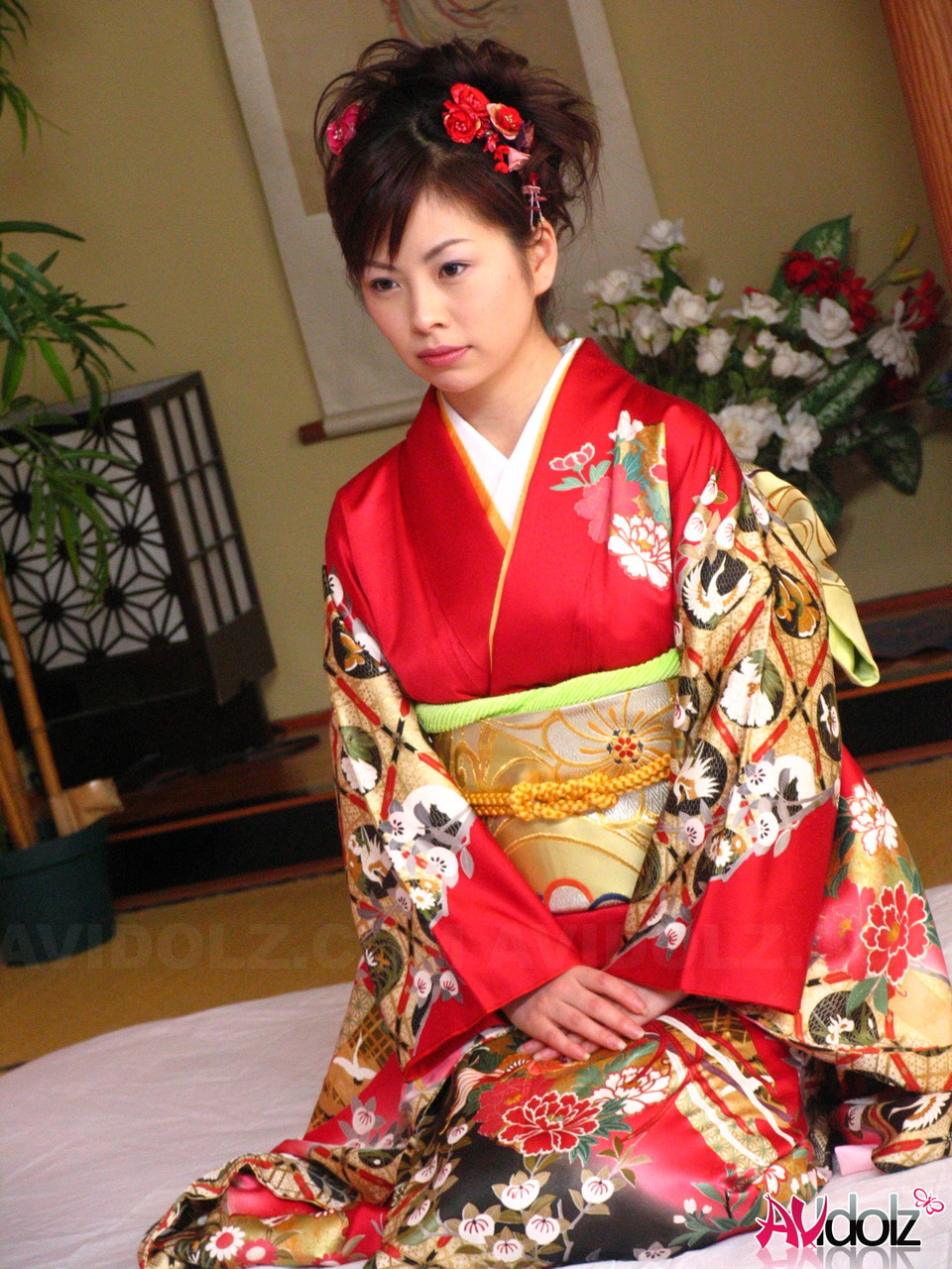 Japanese Wife Ran Monbu Gets Facial After Wild Threesome