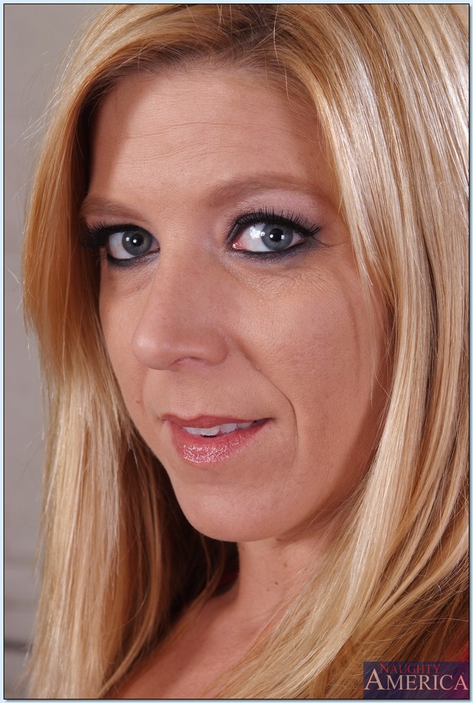 Mature Teacher Piper Austin Gives After-Class Blowjob And Gets Her Big Tits Creamed