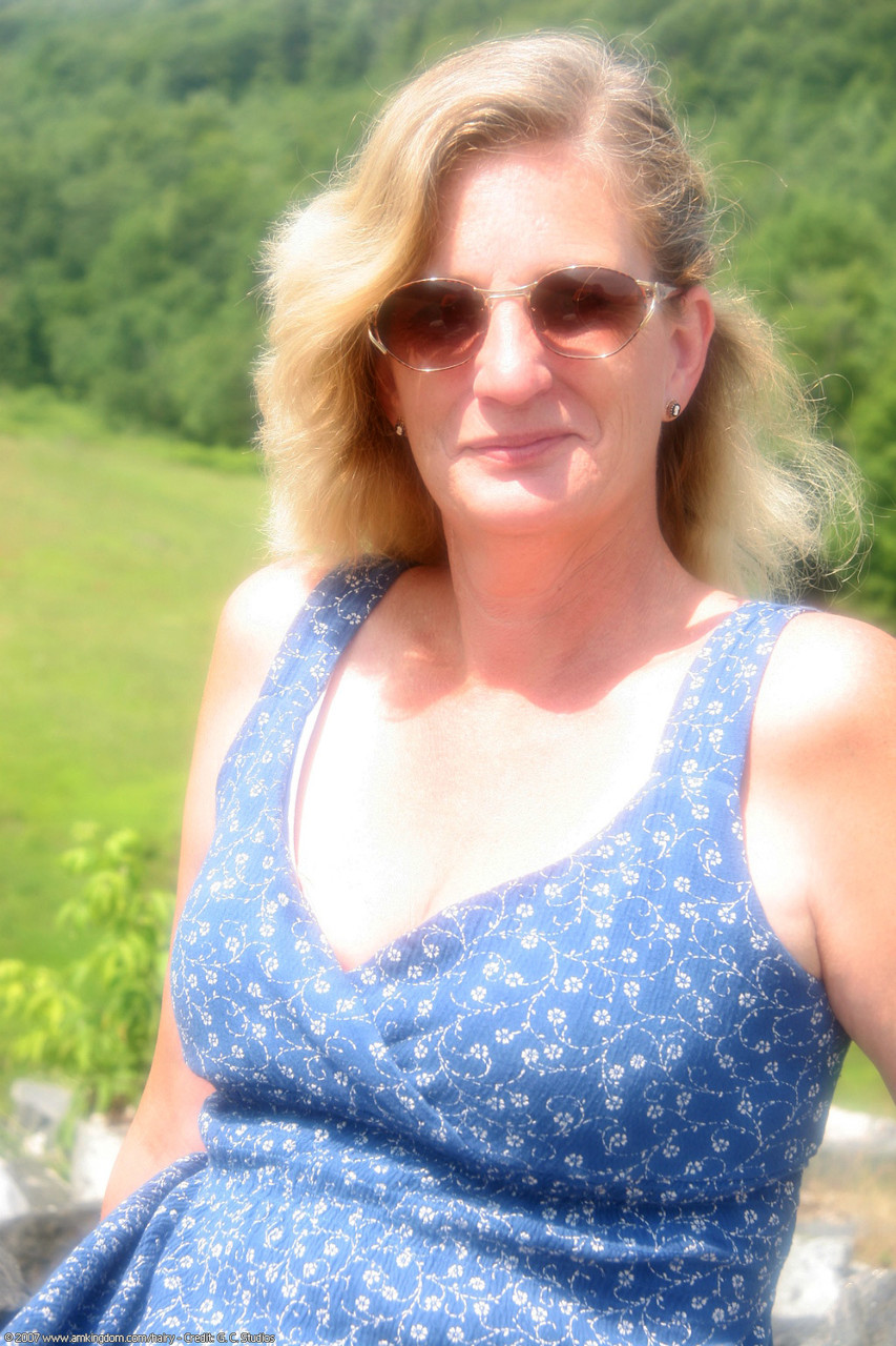 Kinky Blonde Mature Raylynn Spreads Ass And Twat Outdoors