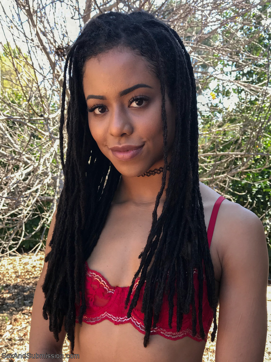 Derrick Pierce And Kira Noir In Sex And Submission Porn XXX