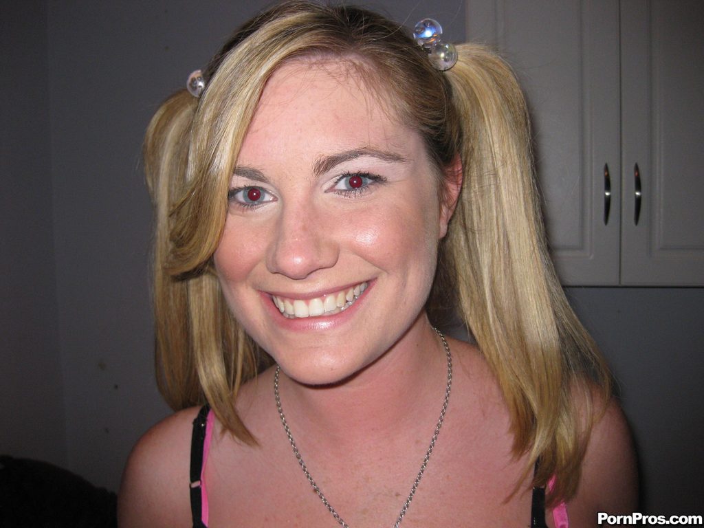 هايدن نايت بضفائر تلعق المصاصة صديقة سابقة