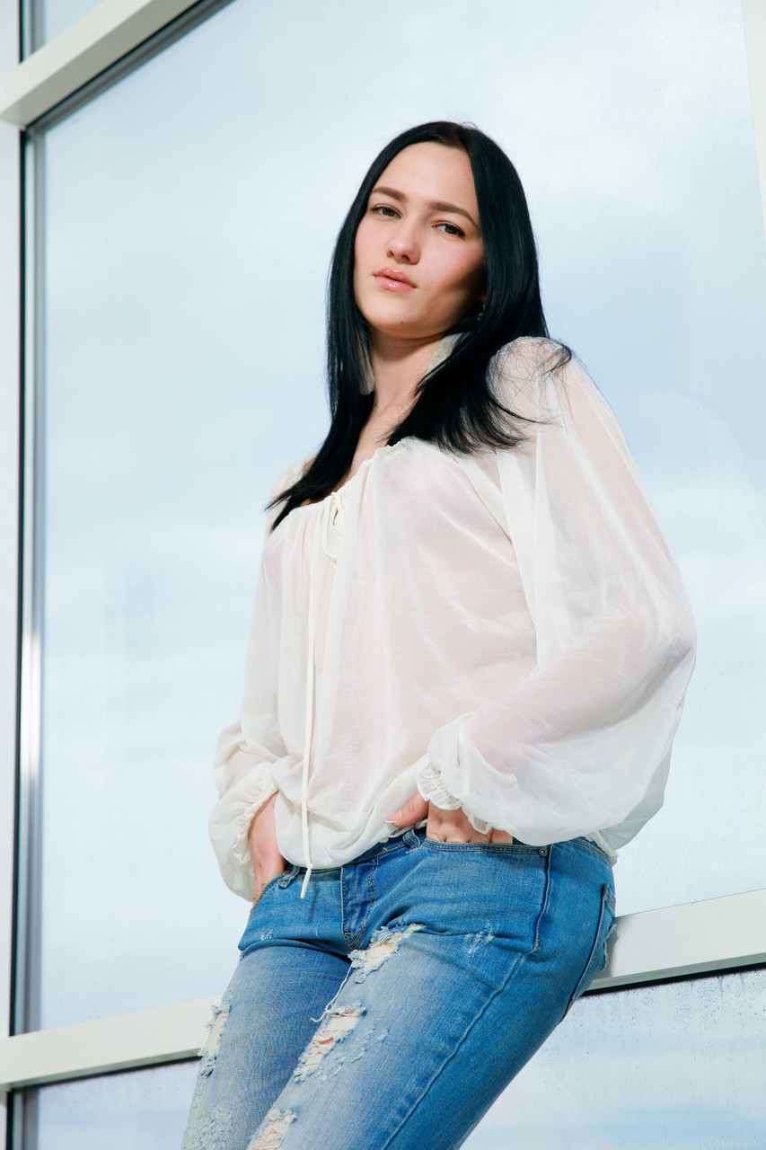 Met Art इंडियाना ब्लांक की न्यूड गैलरी प्रस्तुत करता है