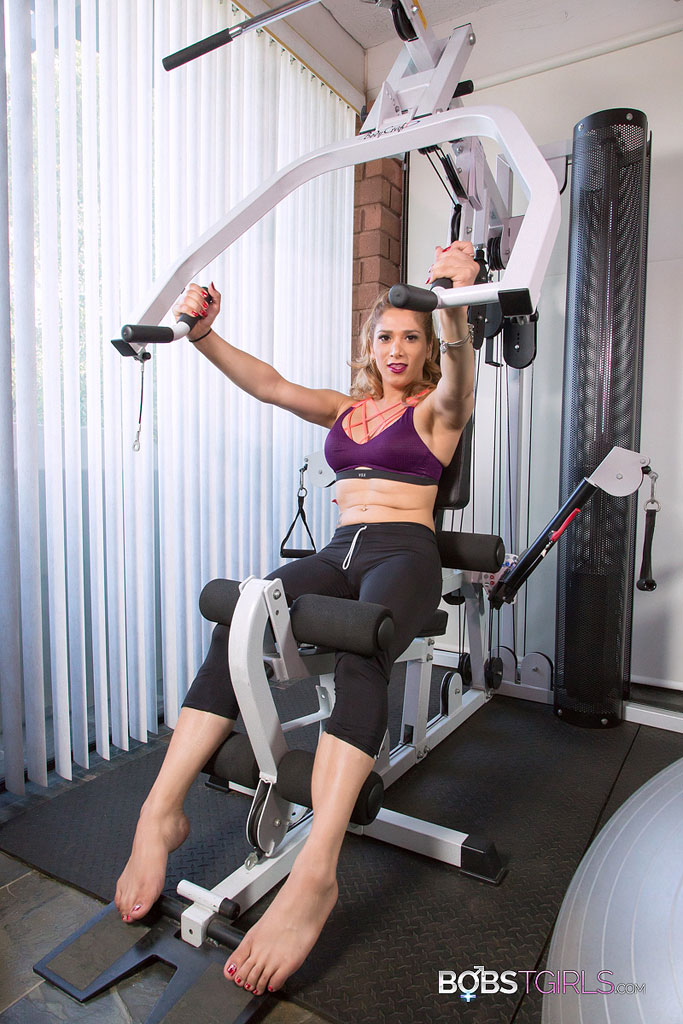 Liz Estrada Imágenes Calientes En Bobs TGirls