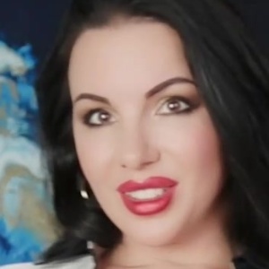 Domina Alexandra Snow